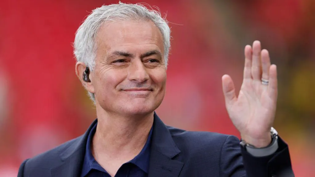 Which person says not to Benfica? - The Special One arrives for negotiations